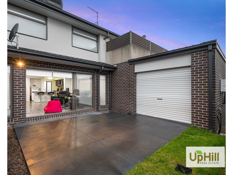 3  Birchmore Place, Clyde North VIC 3978