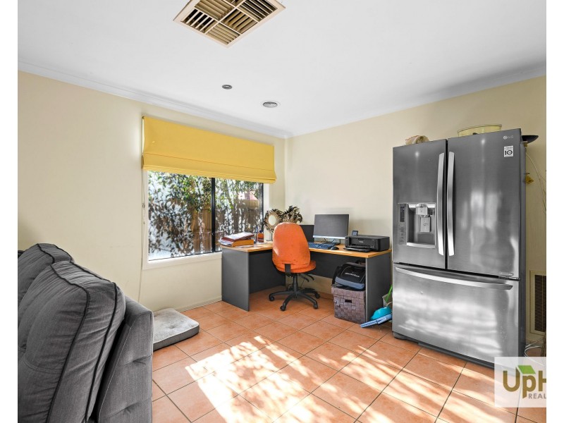 6 Dartmoor Drive, Cranbourne East VIC 3977