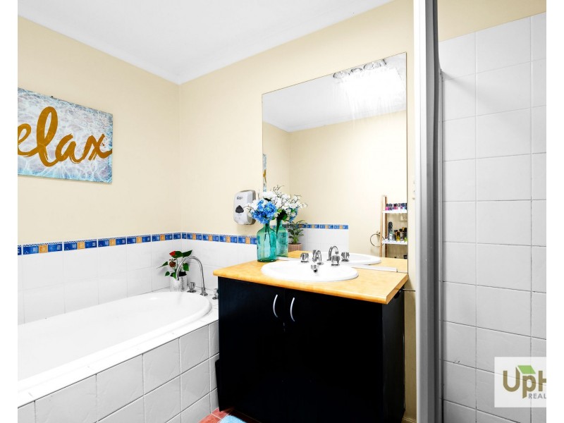 6 Dartmoor Drive, Cranbourne East VIC 3977