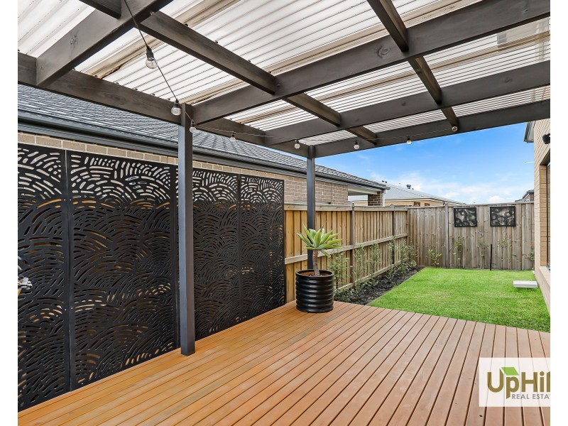 108 Ceduna Road, Clyde North VIC 3978