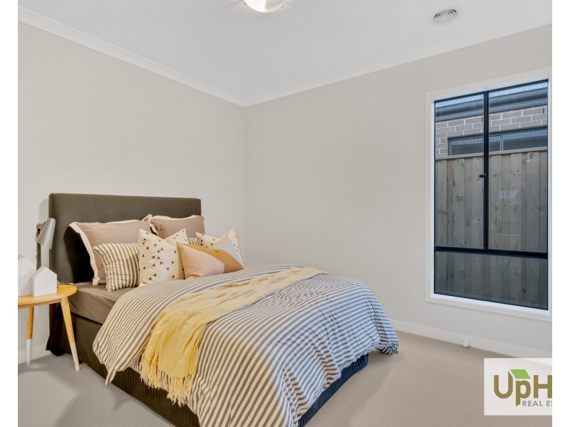 92 Yaralla circuit, Clyde VIC 3978