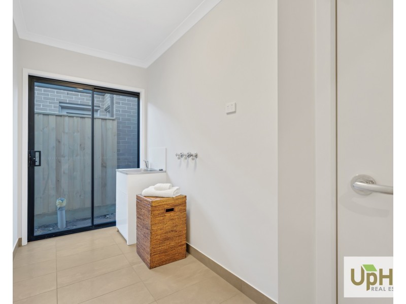 92 Yaralla circuit, Clyde VIC 3978