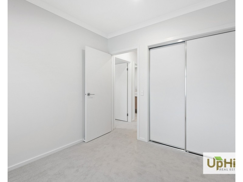 8 Carnival Boulevard, Berwick VIC 3806