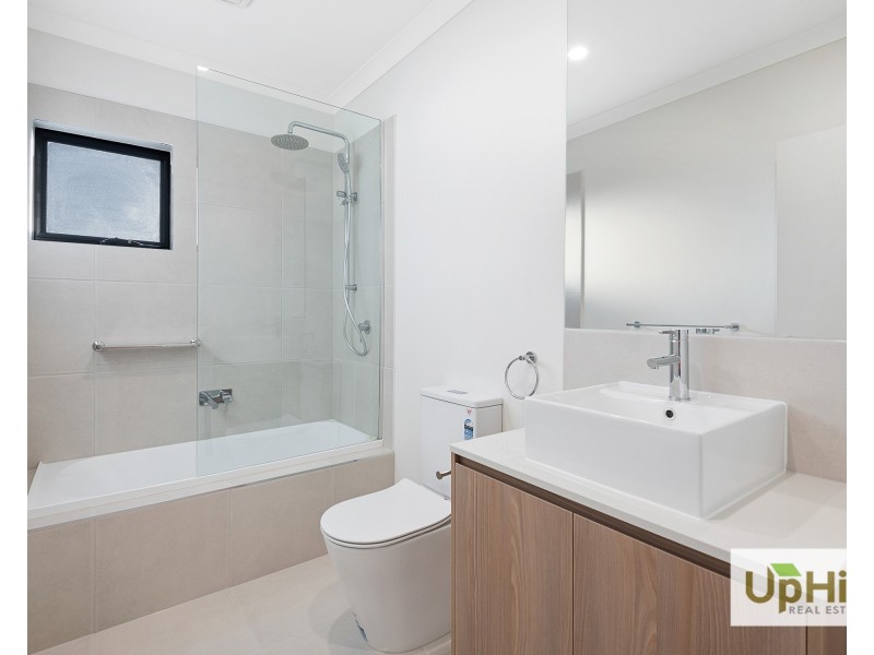 8 Carnival Boulevard, Berwick VIC 3806