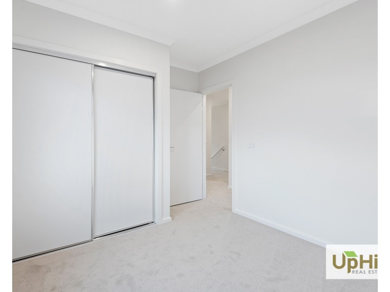 8 Carnival Boulevard, Berwick VIC 3806