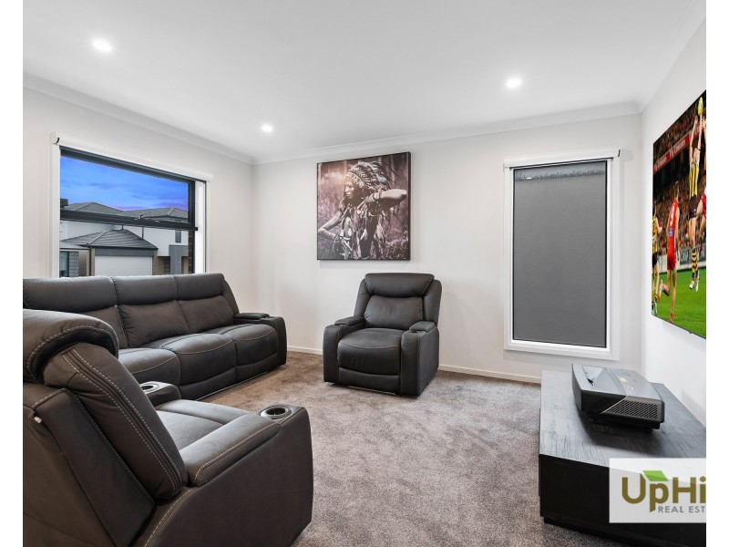 42 Vielo Circuit, Clyde North VIC 3978