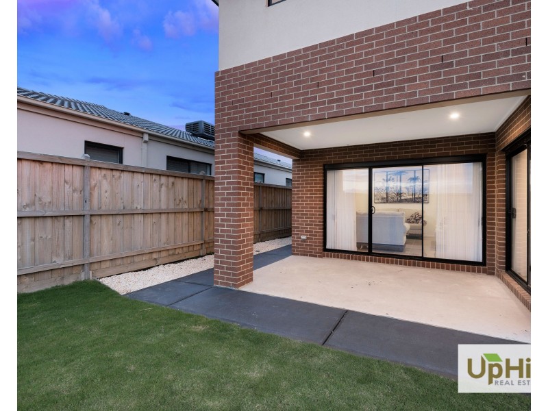 42 Vielo Circuit, Clyde North VIC 3978