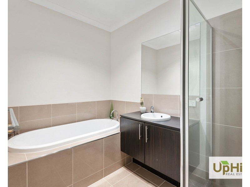 11 Wattle Valley Close, Lyndhurst VIC 3975