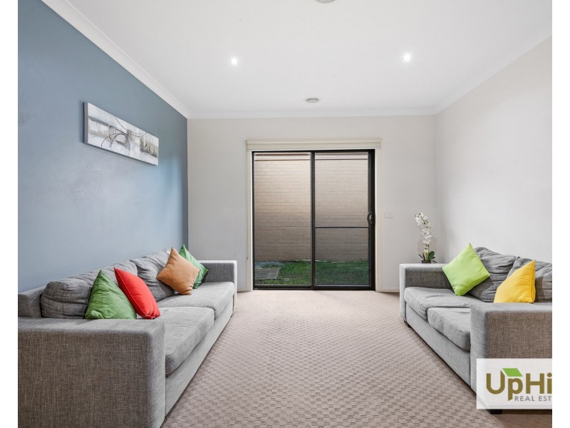 15 Jutland Close, Clyde North VIC 3978