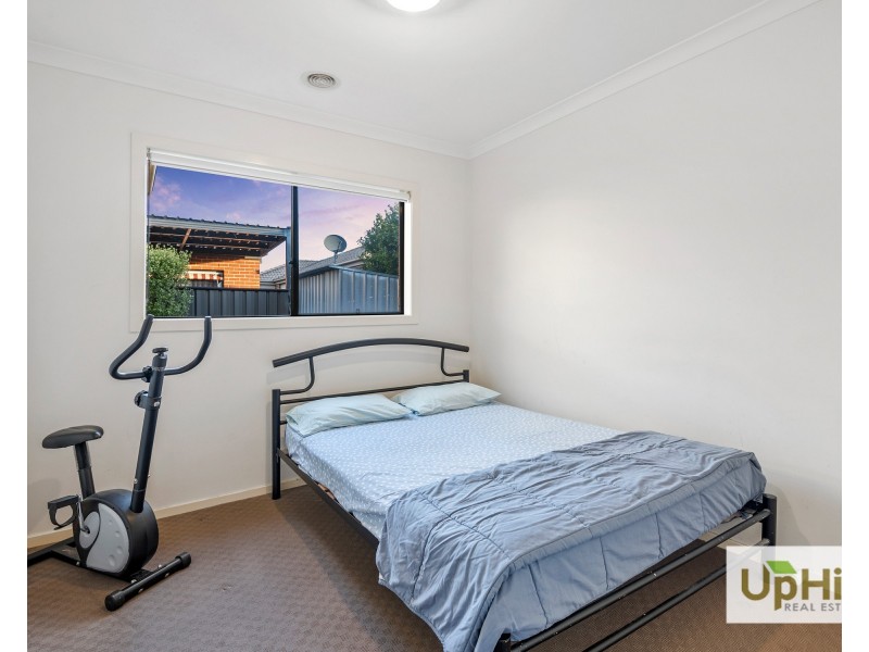 15 Jutland Close, Clyde North VIC 3978