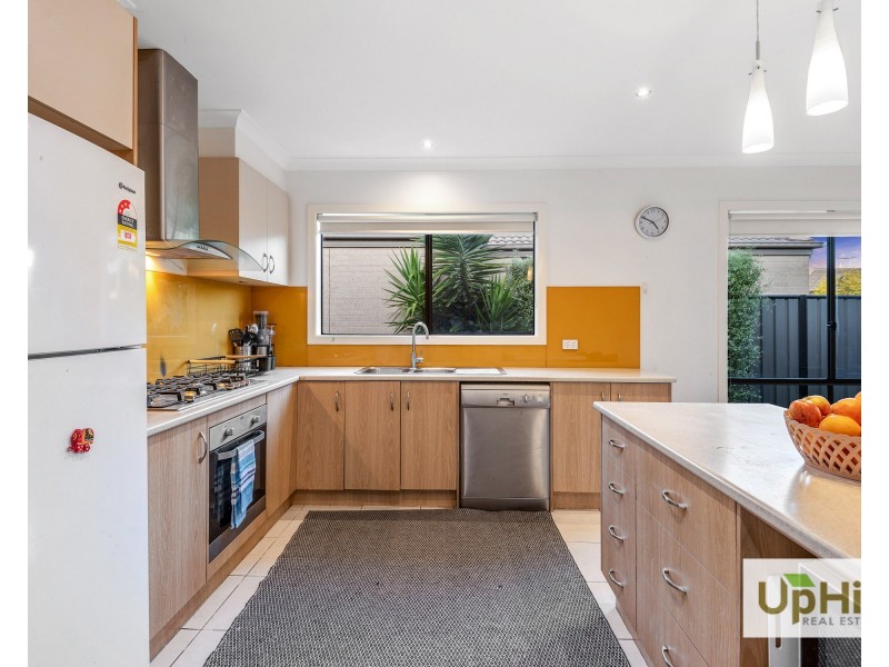 15 Jutland Close, Clyde North VIC 3978