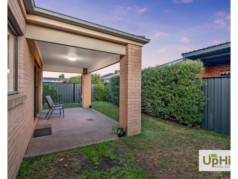 15 Jutland Close, Clyde North VIC 3978