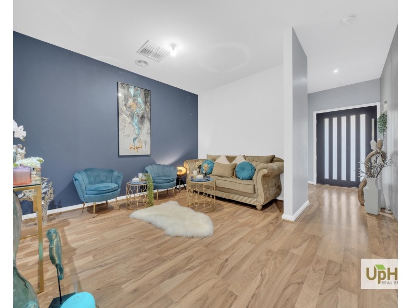 27 Fairweather Parade, Officer VIC 3809