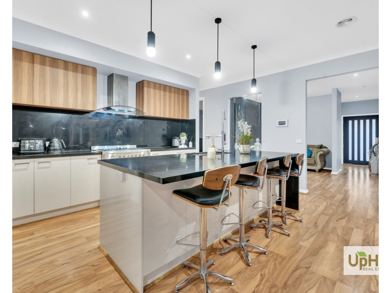 27 Fairweather Parade, Officer VIC 3809