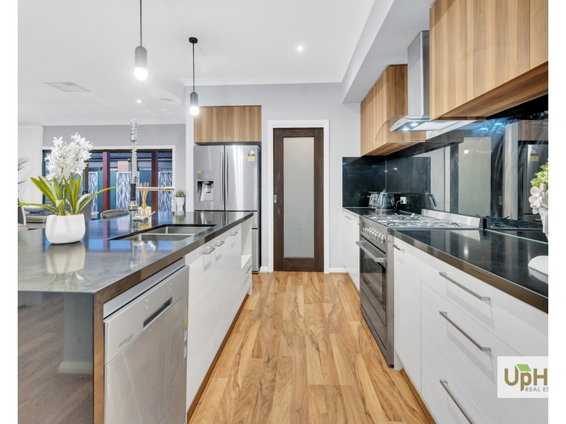 27 Fairweather Parade, Officer VIC 3809