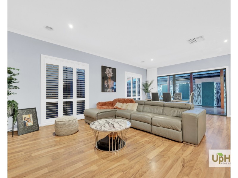 27 Fairweather Parade, Officer VIC 3809