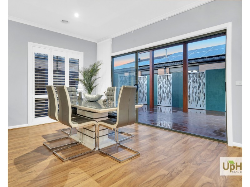 27 Fairweather Parade, Officer VIC 3809