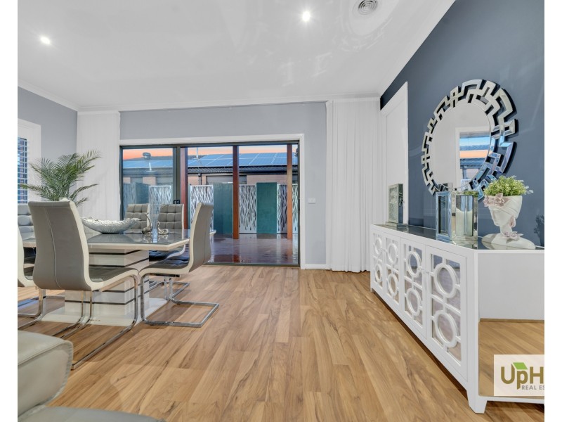 27 Fairweather Parade, Officer VIC 3809