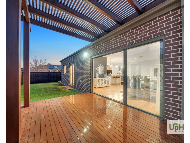 27 Fairweather Parade, Officer VIC 3809