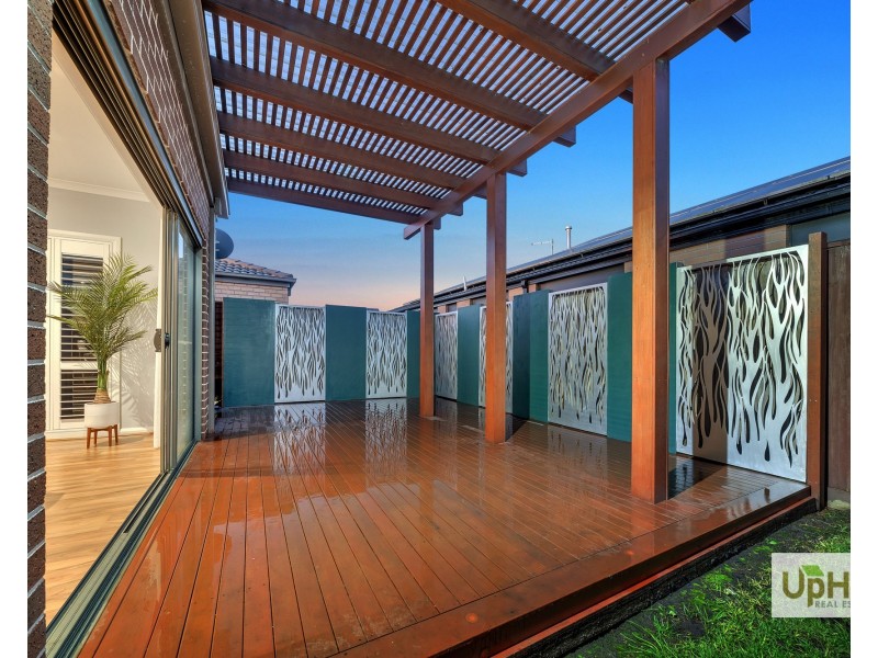 27 Fairweather Parade, Officer VIC 3809