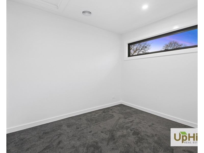 2/35 Manuka Road, Berwick VIC 3806