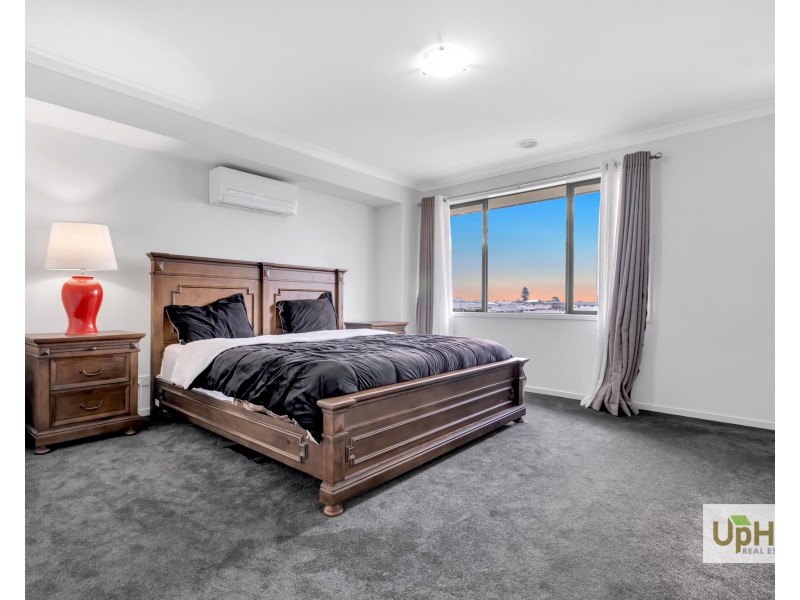 19 Merribrook Boulevard, Clyde VIC 3978