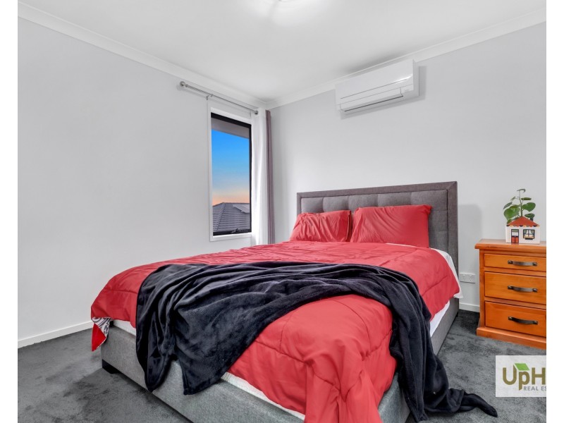 19 Merribrook Boulevard, Clyde VIC 3978