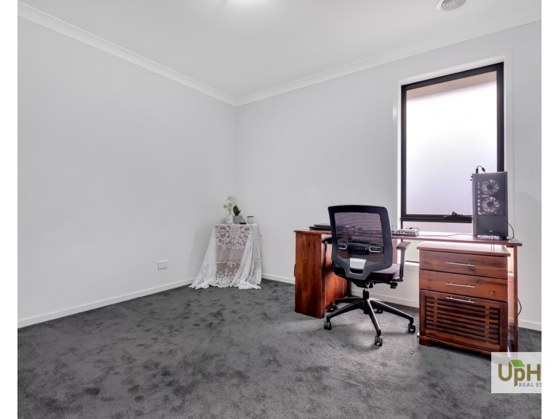 19 Merribrook Boulevard, Clyde VIC 3978