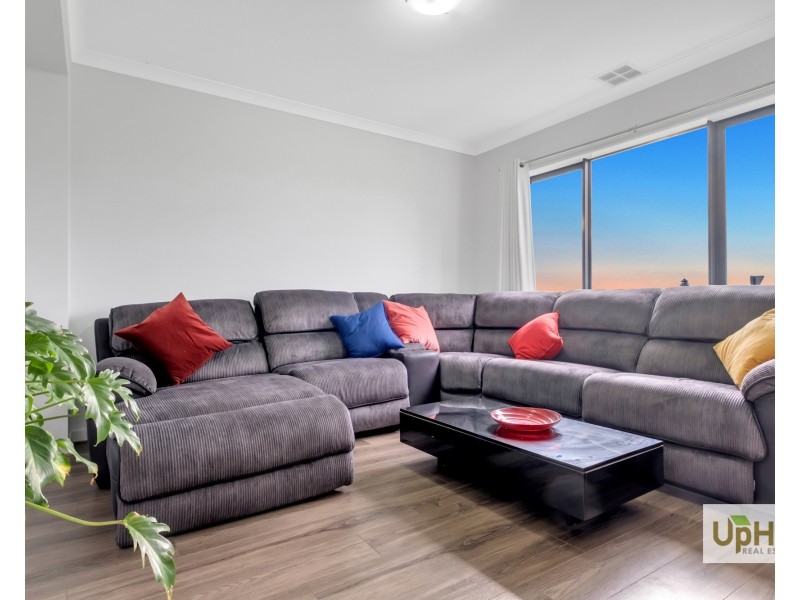 19 Merribrook Boulevard, Clyde VIC 3978