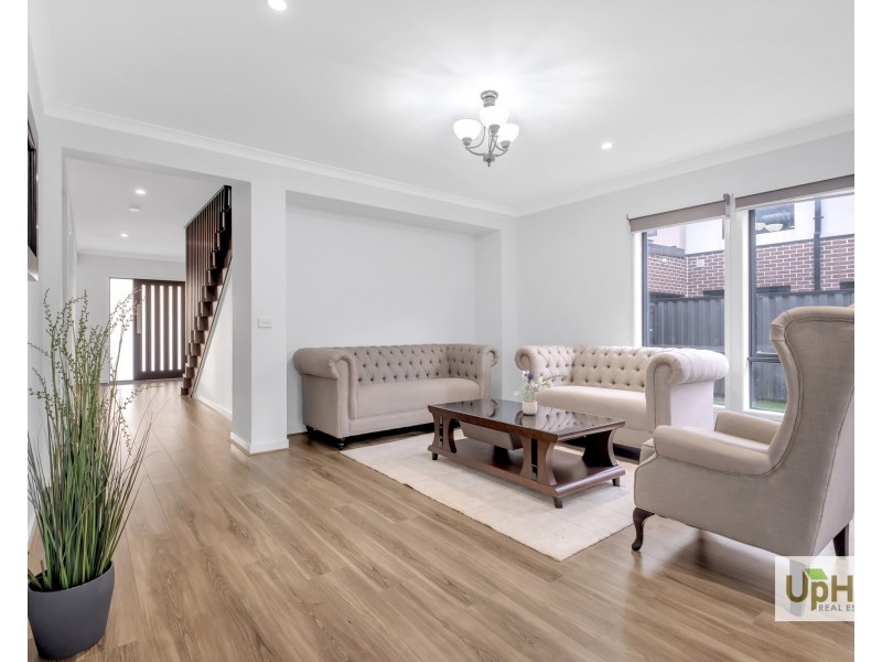 19 Merribrook Boulevard, Clyde VIC 3978