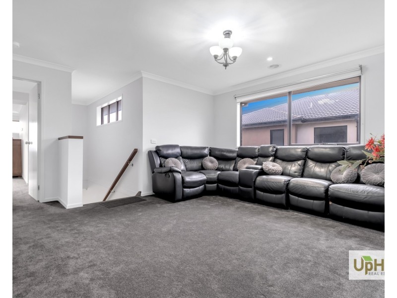 19 Merribrook Boulevard, Clyde VIC 3978
