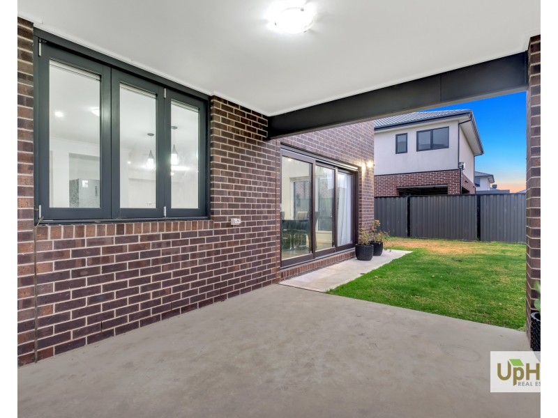 19 Merribrook Boulevard, Clyde VIC 3978