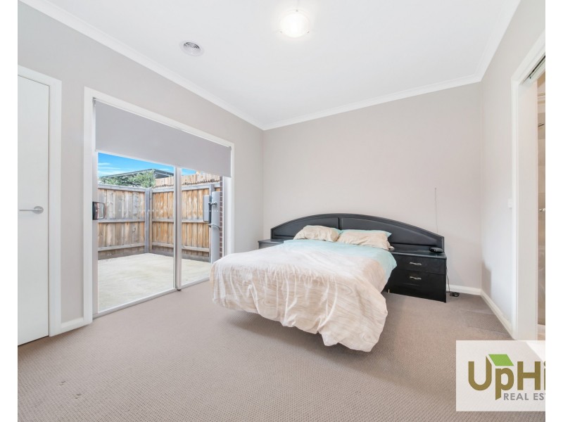 6 The Oaks Avenue, Pakenham VIC 3810