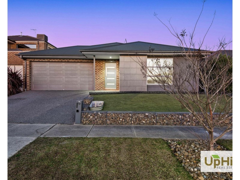 6 Calibre Circuit, Clyde North VIC 3978