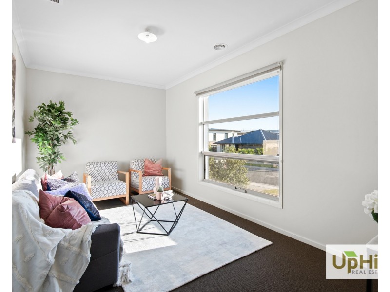 6 Calibre Circuit, Clyde North VIC 3978