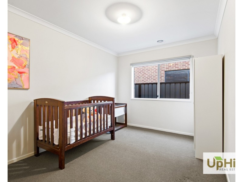 6 Calibre Circuit, Clyde North VIC 3978