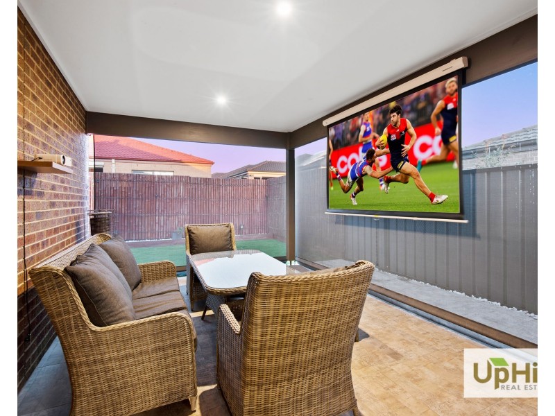 6 Calibre Circuit, Clyde North VIC 3978