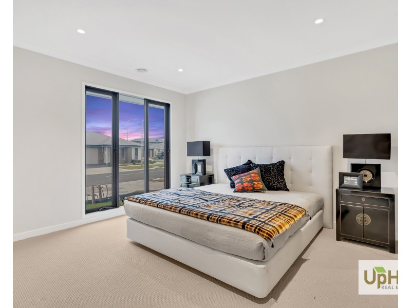 94 Yaralla circuit, Clyde VIC 3978