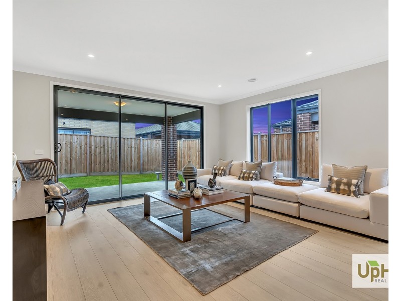 94 Yaralla circuit, Clyde VIC 3978