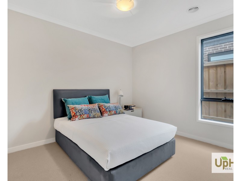 94 Yaralla circuit, Clyde VIC 3978