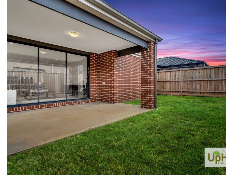 94 Yaralla circuit, Clyde VIC 3978