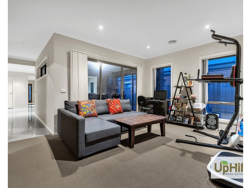 24 Naas Road, Clyde North VIC 3978