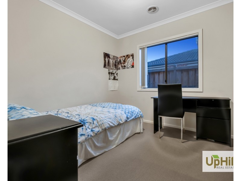 24 Naas Road, Clyde North VIC 3978