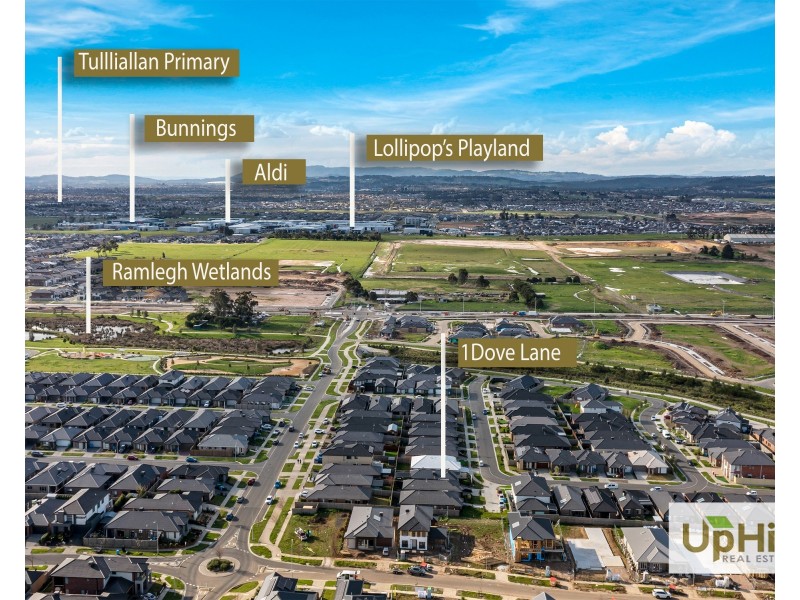 1 Dove Lane, Clyde North VIC 3978