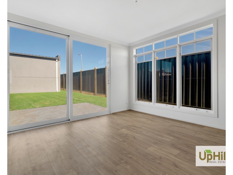 138 Carnival Boulevard, Berwick VIC 3806
