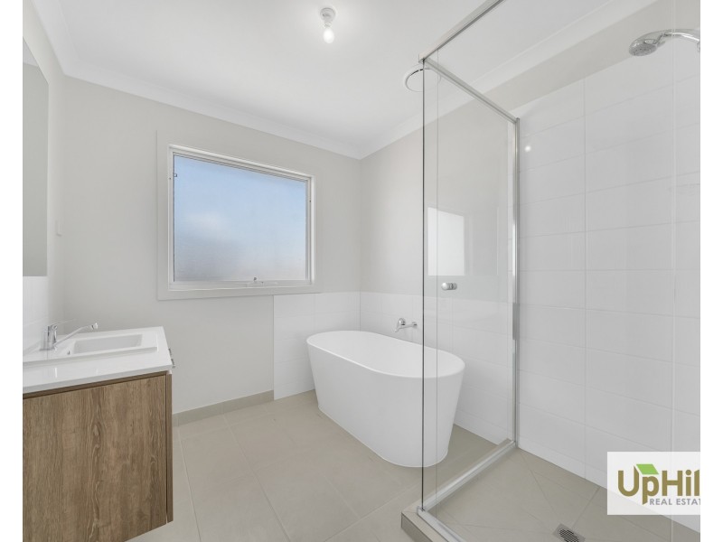 138 Carnival Boulevard, Berwick VIC 3806