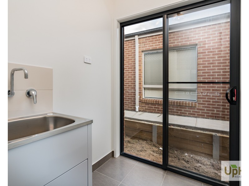 12 CURZON STREET, Clyde North VIC 3978