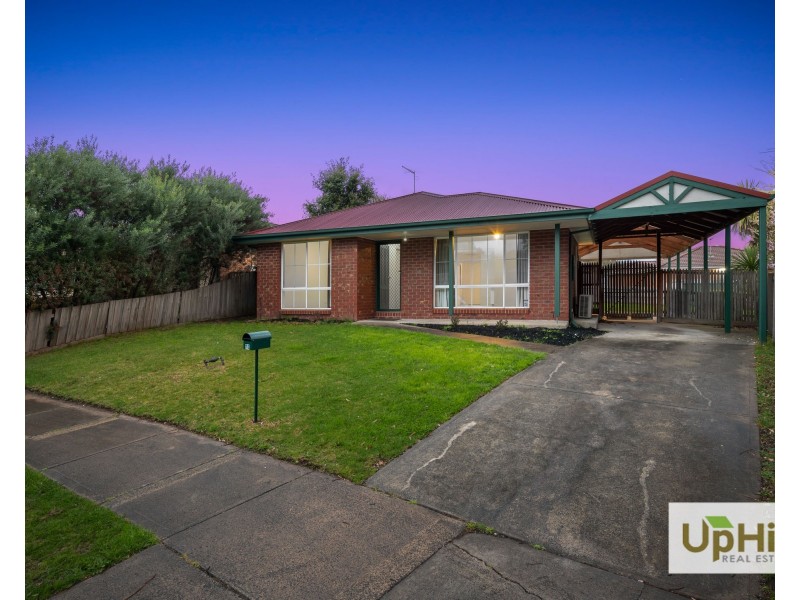 70 Leigh Drive, Pakenham VIC 3810
