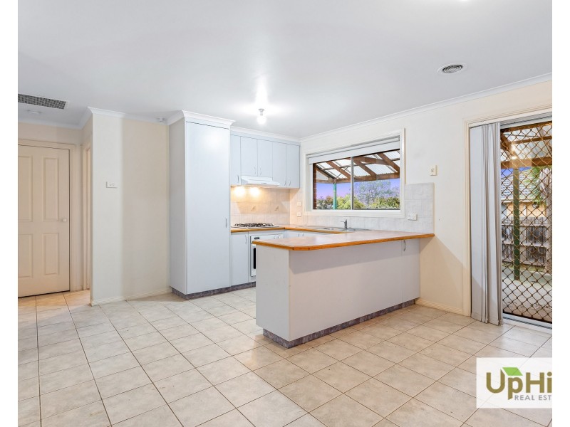 70 Leigh Drive, Pakenham VIC 3810