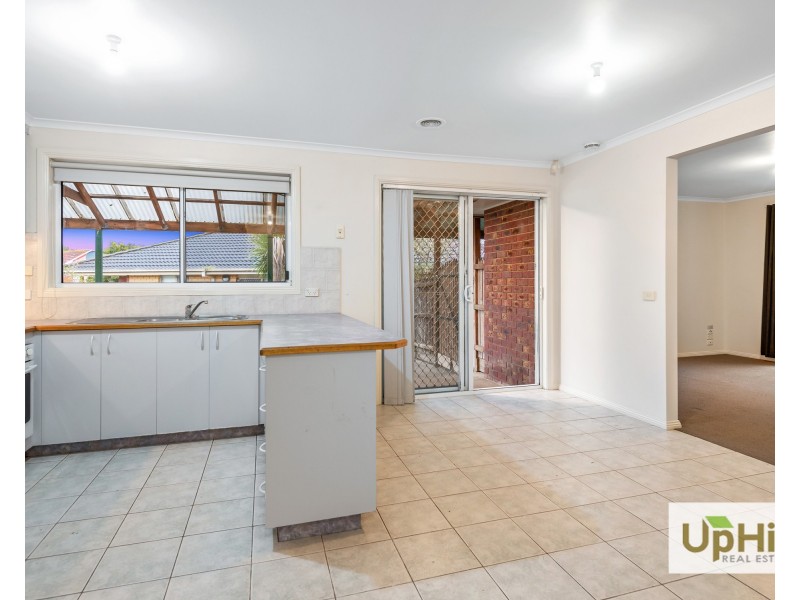 70 Leigh Drive, Pakenham VIC 3810